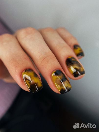 Педикюр с покрытием лаком