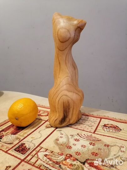 Сувенир кошка. дерево. ручная работа