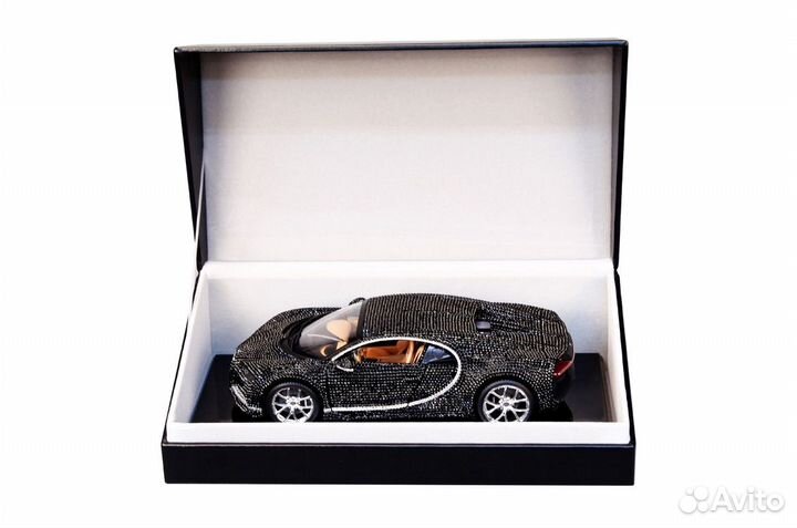 Коллекционная модель Swarovski Bugatti Chiron 1:18