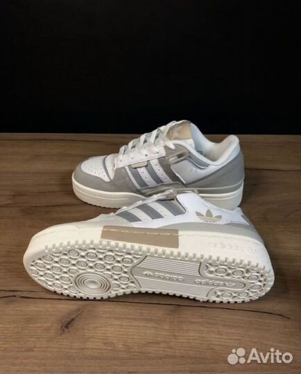 Adidas forum low