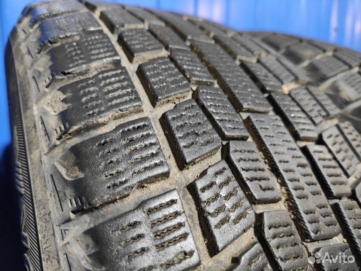 Yokohama Ice Guard IG20 215/60 R16