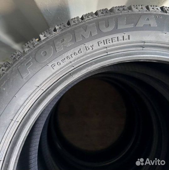 Pirelli Formula Ice 215/50 R17 95T