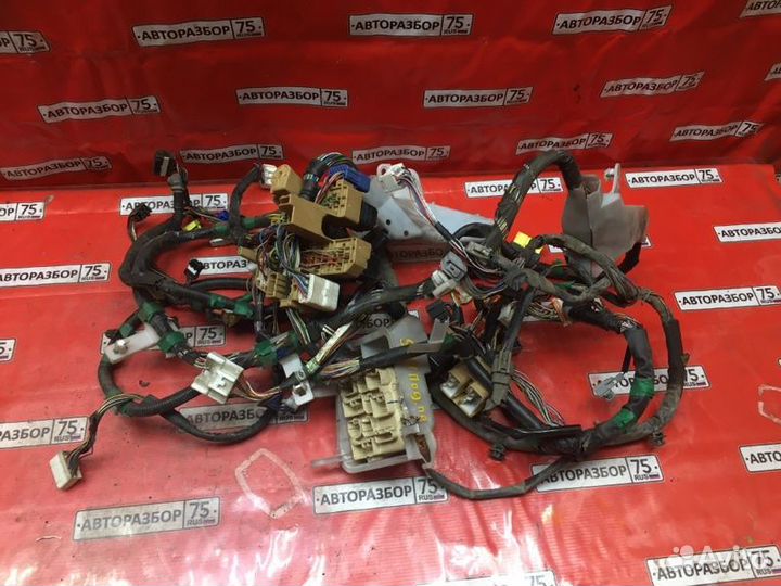 Коса под торпедо Toyota Camry SV41 3SFE 1996