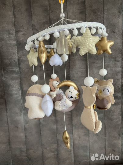 Детский мобиль в кроватку