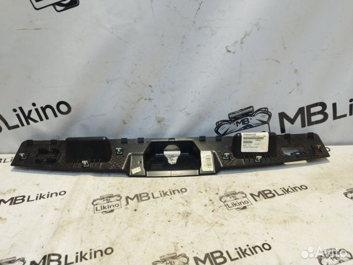 Накладка замка багажника Mercedes Gl X164