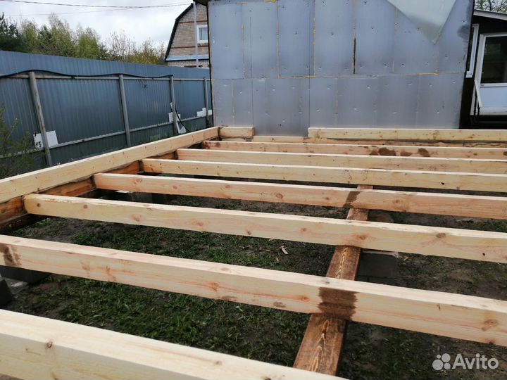 Бригада строителей