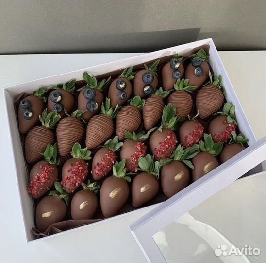 Свежая клубника в шоколаде с доставкой