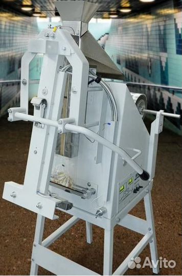 Упаковщик без дозатора вертиканый флоу-пак