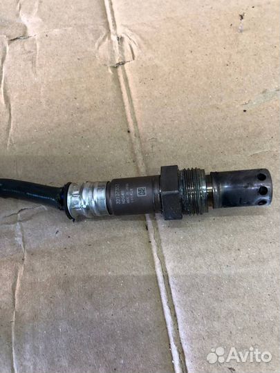 Лямбда-зонд Volvo Xc90 32137353