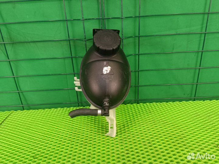 Бачок расширительный Mercedes-Benz C W204 M271