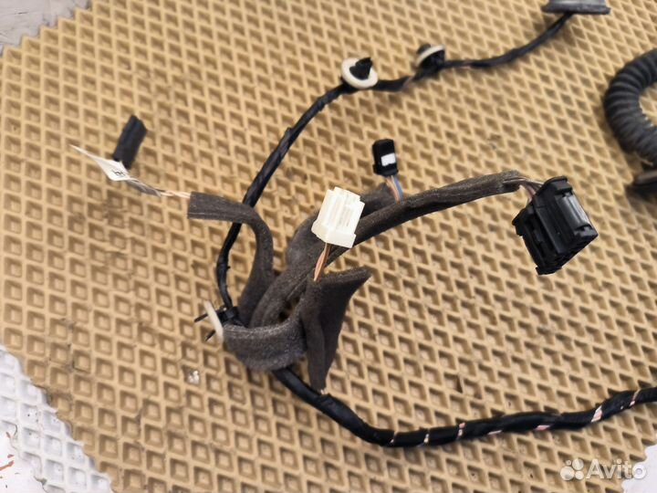 Проводка задней правой двери Renault Megane 3