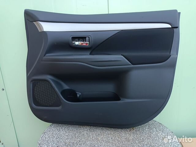 Обшивка двери передней правой Митцубиси Аутлендер