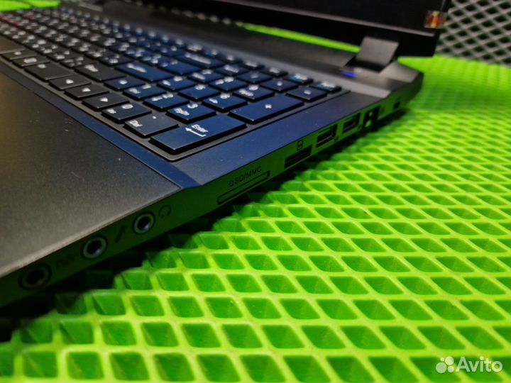 Игровой ноутбук Core i7-6700HQ/GTX970/16/120+500