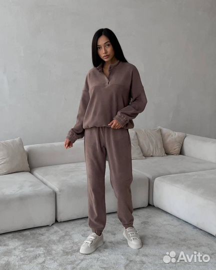 Спортивный костюм женский