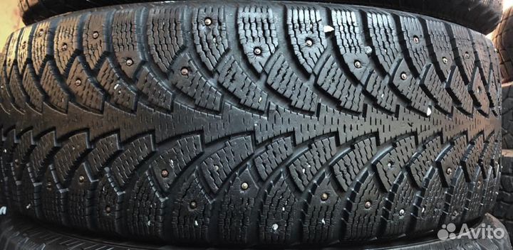 Nokian Tyres Hakkapeliitta 4 215/60 R16