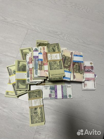 Игрушечные деньги