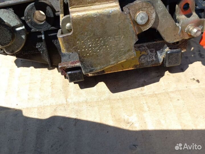 VW T4 ручка 701829239Е замок крышки багажника