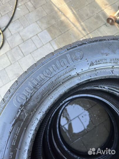 Continental ContiPremiumContact 2 215/55 R17 94V