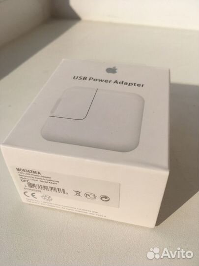 USP Power Adapter 2.4A iPad от Apple