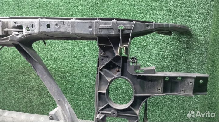 Рамка радиатора Audi Q7