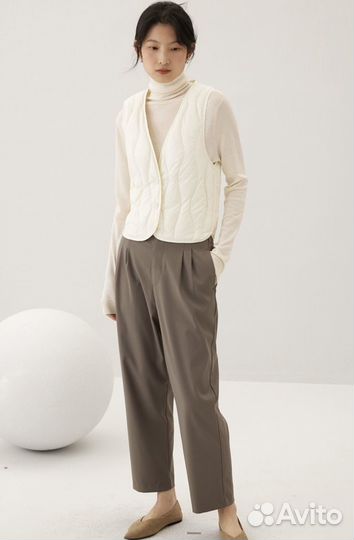 Жилетка тонкая пуховая в наличии