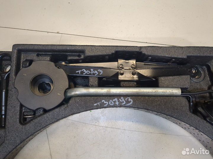 Набор инструментов штатный Skoda Karoq 2017, 2019