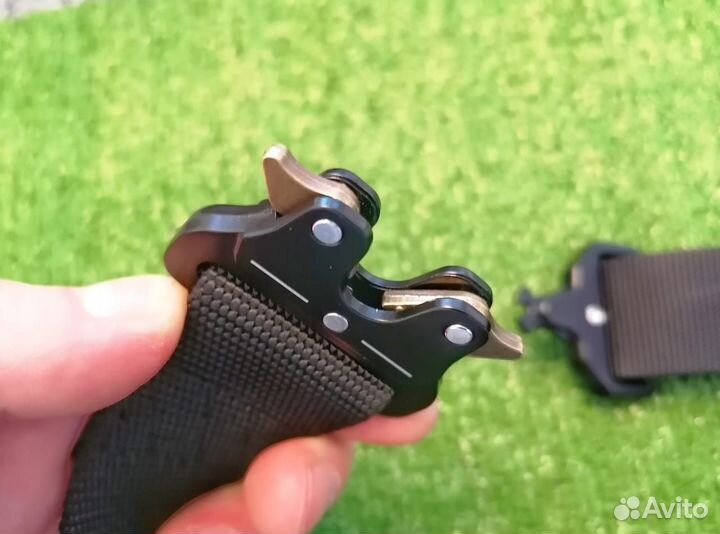 Тактический ремень с карабином