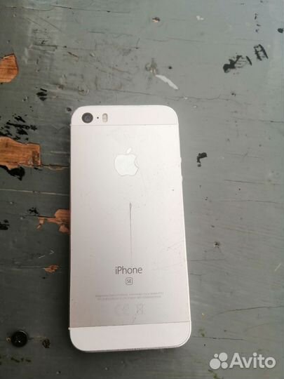 iPhone SE, 32 ГБ