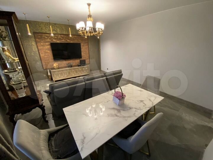 3-к. квартира, 96 м², 13/19 эт.