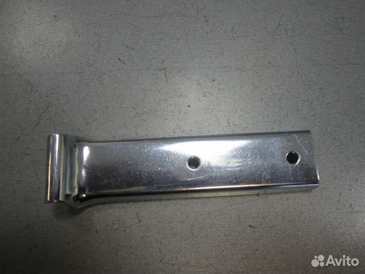 Ответная часть защелки крепления борта