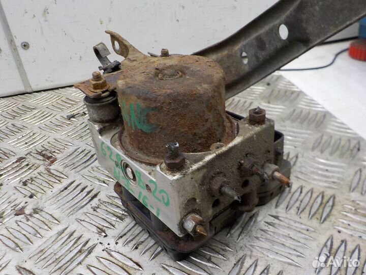 Блок ABS на Mitsubishi Lancer IX