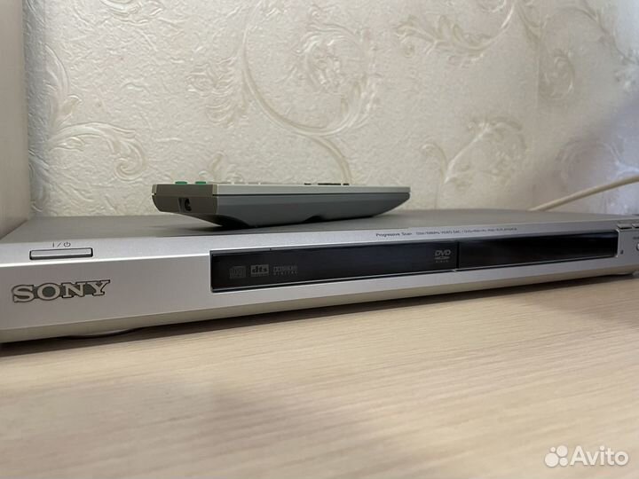 DVD плеер Sony