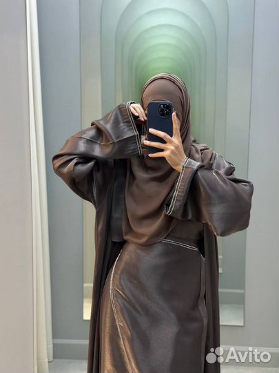 Абая с фартуком из ОАЭ