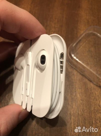 Наушники для iPhone проводные