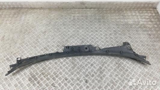 Накладка декоративная (жабо, дождевик) BMW 7 F01