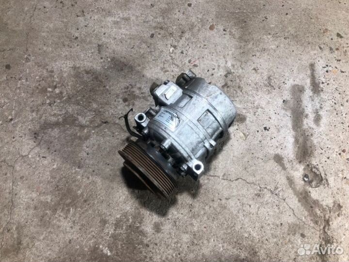 Компрессор кондиционера Audi A8 D2/4D 4.2 AQF 2001