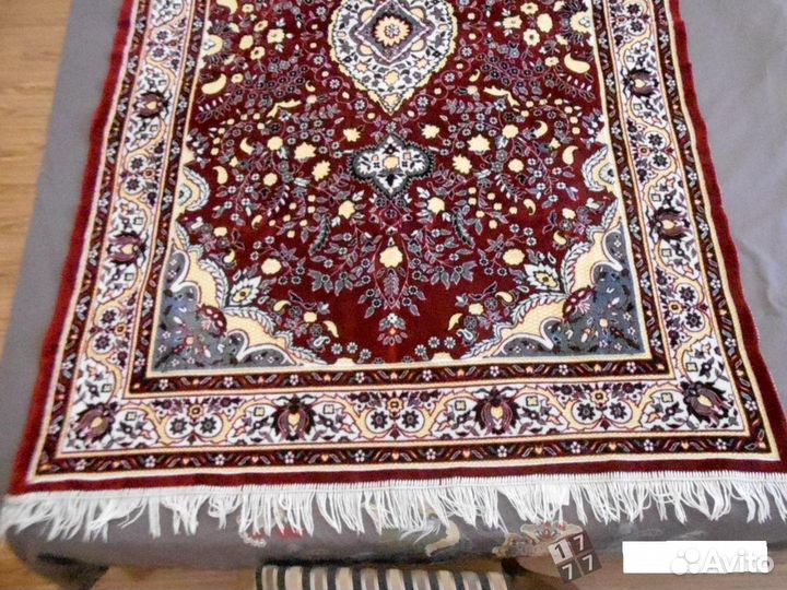 Накидка на диван ковровая