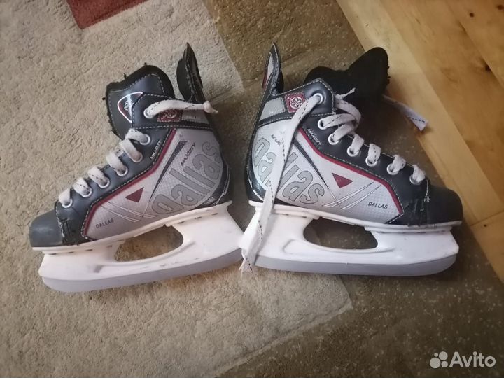 Коньки хоккейные