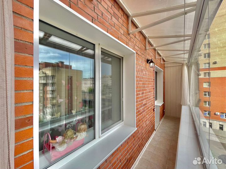 Остекление и отделка балконов / лоджий современно