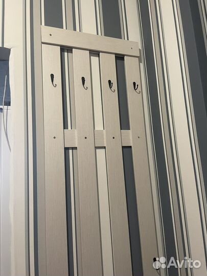 Вешалка для одежды настенная