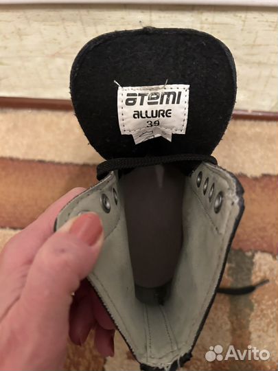 Коньки фигурные