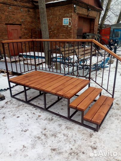 Ступени к дому