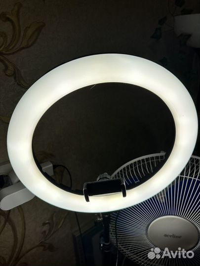 Кольцевая лампа со штативом
