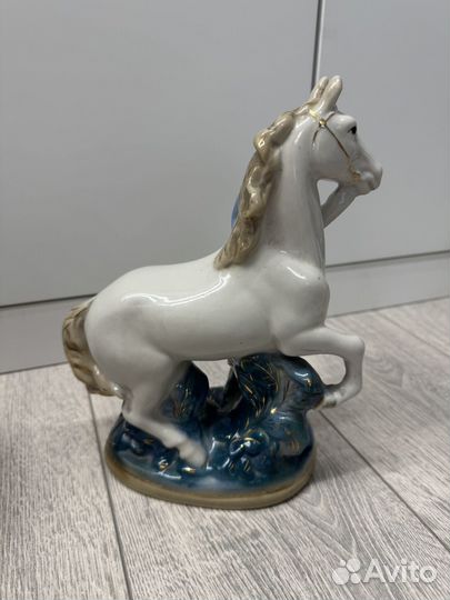 Статуэтка конезаводчица старая гжель