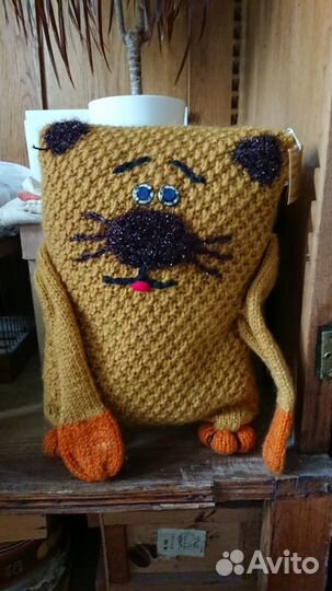 Кот подушка вязаный