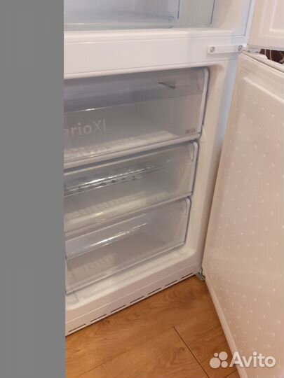 Холодильник Bosch KGV36XW2AR