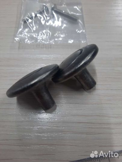 Мебельные ручки кнопки