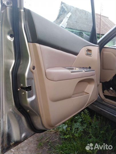 Дверь chery фора место с зеркалом и петла