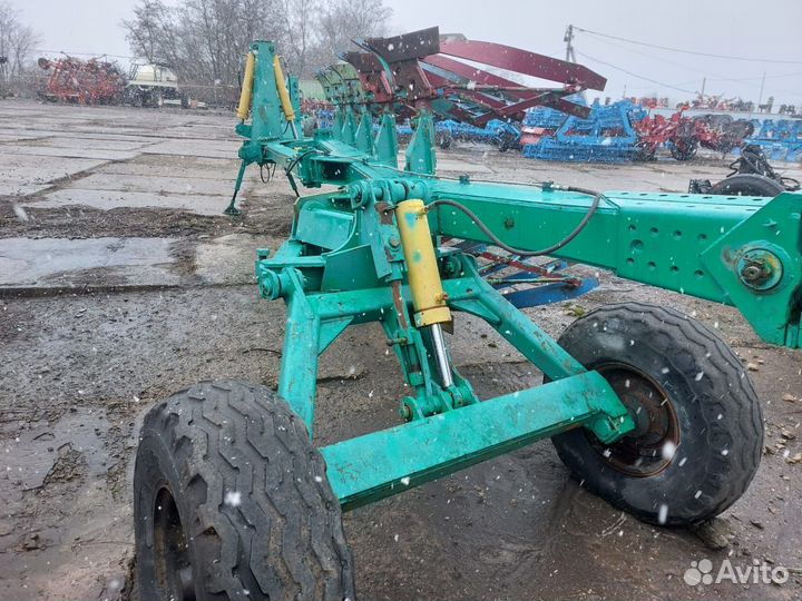 Плуг Минойтовский ремонтный завод 7-8 корп. (ППО-7(8)-40К), 2012