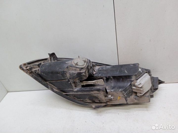 Фара правая Mitsubishi Colt 1.3 2006